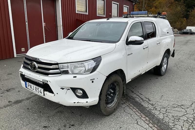 Vit Begagnad 2019 Toyota HiLux Pickup | 379 000 kr (Superpris) - Bild 1/4