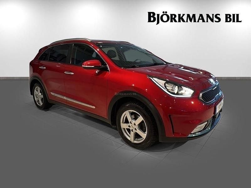 Begagnad Kia Niro 105 HK (77 kW) 2018 Röd SUV