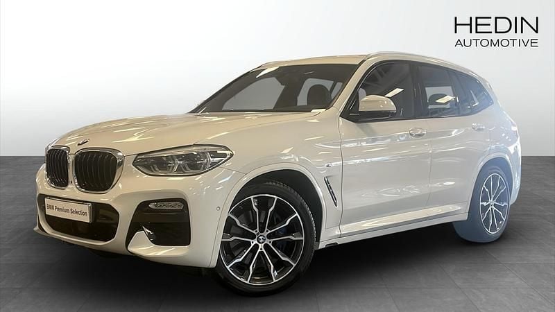 Vit (white) Begagnad 2019 BMW X3 M Sport SUV | 304 700 kr (Marknadspris) - Bild 1/4