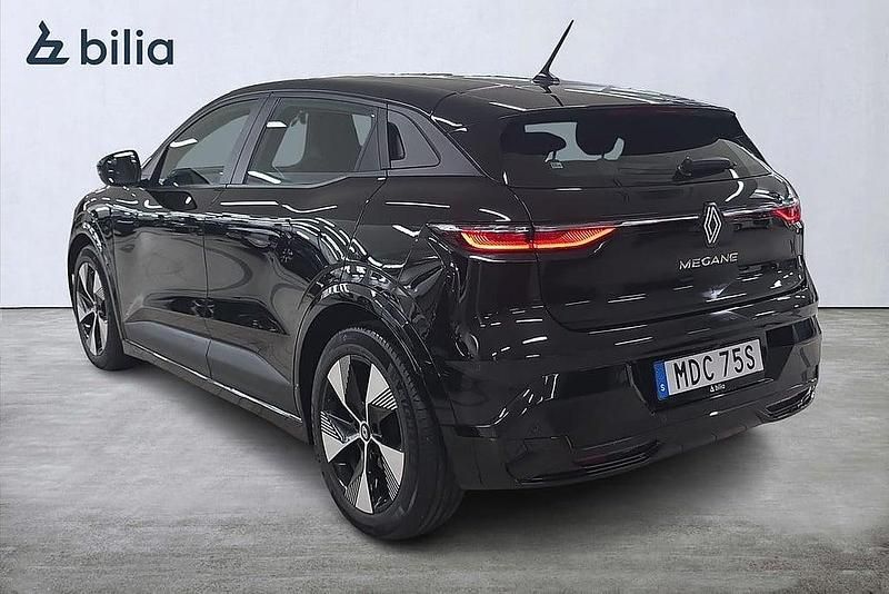 Begagnad Renault Mégane IV Equilibre 161 kW (220 HK) 2022 Svart Halvkombi