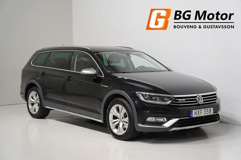 Svart Begagnad 2018 VW Passat Alltrack Kombi | 178 900 kr (Marknadspris) - Bild 1/4