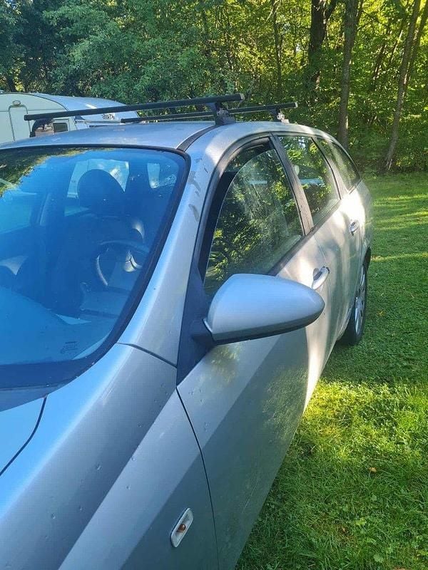 Silver Begagnad 2002 Nissan Primera Kombi | 11 000 kr (Marknadspris) - Bild 1/4