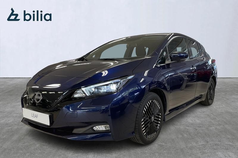 Blå Begagnad 2023 Nissan Leaf Halvkombi | 189 900 kr (Marknadspris) - Bild 1/4