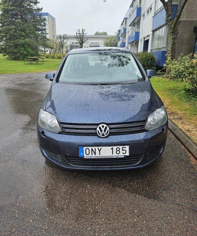 Grå Begagnad 2014 VW Golf VII Halvkombi | 110 000 kr (Bra pris) - Bild 1/4