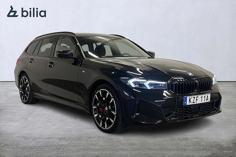 Svart Begagnad 2025 BMW 330e M Sport Kombi | 578 000 kr (Marknadspris) - Bild 1/4