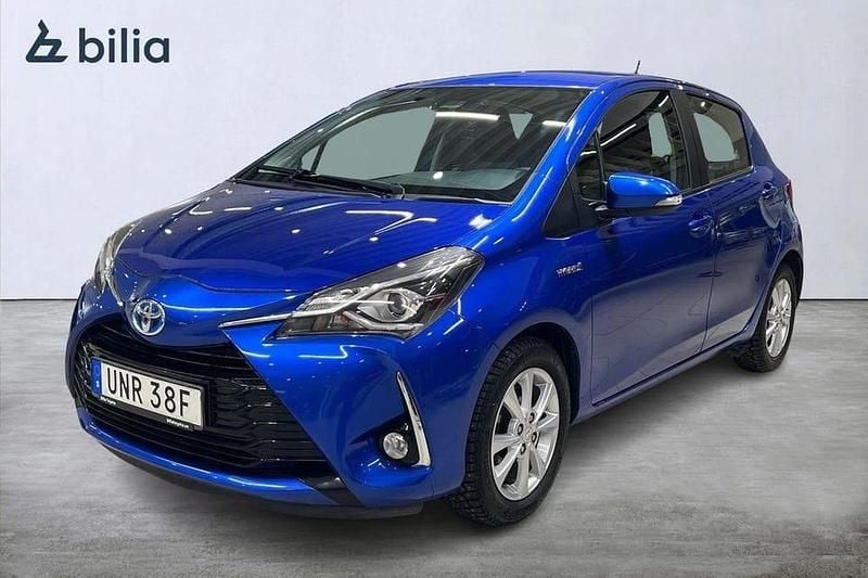 Blå Begagnad 2019 Toyota Yaris Hybrid Active Halvkombi | 169 900 kr (Bra pris) - Bild 1/4