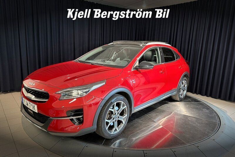 Röd metallic Begagnad 2022 Kia XCeed Plus SUV | 259 000 kr (Lite dyr) - Bild 1/4