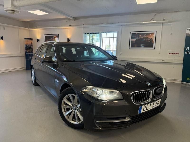 Brun Begagnad 2013 BMW 520 Kombi | 149 900 kr (Marknadspris) - Bild 1/4