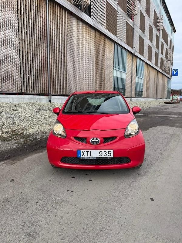 Begagnad Toyota Aygo 68 HK (50 kW) 2006 Halvkombi