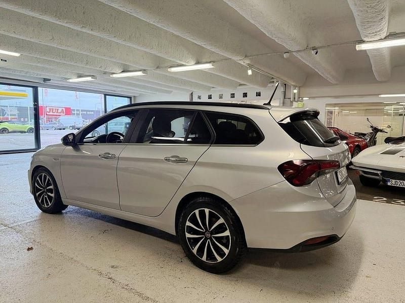 Begagnad Fiat Tipo 120 HK (88 kW) 2020 Grå Halvkombi