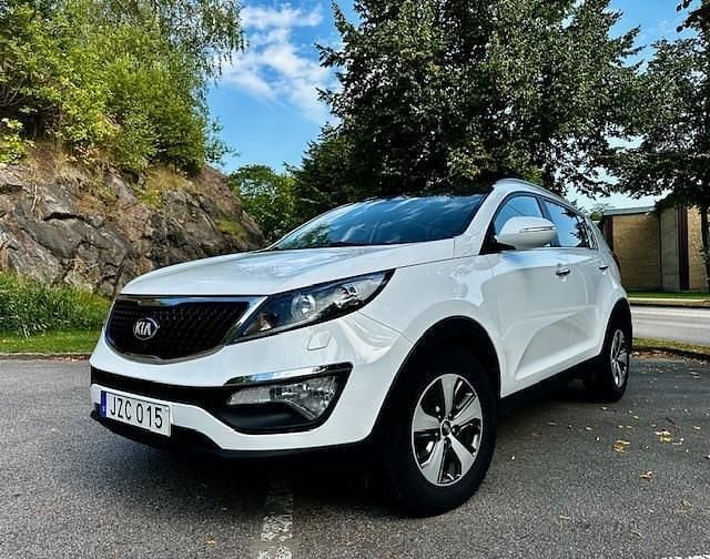 Vit Begagnad 2015 Kia Sportage SUV | 89 000 kr (Marknadspris) - Bild 1/4
