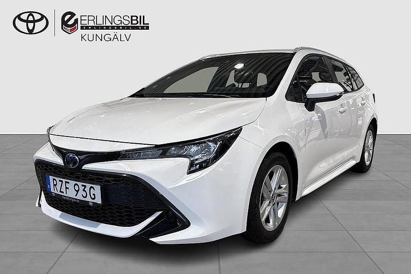 Vit Begagnad 2022 Toyota Corolla Active Kombi | 259 900 kr (Marknadspris) - Bild 1/3