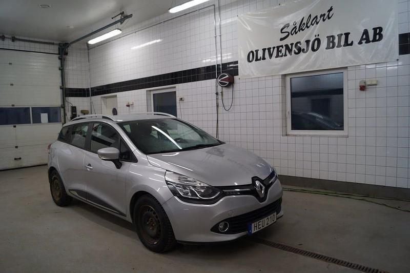 Silver Begagnad 2015 Renault Clio GrandTour Kombi | 64 000 kr (Marknadspris) - Bild 1/4