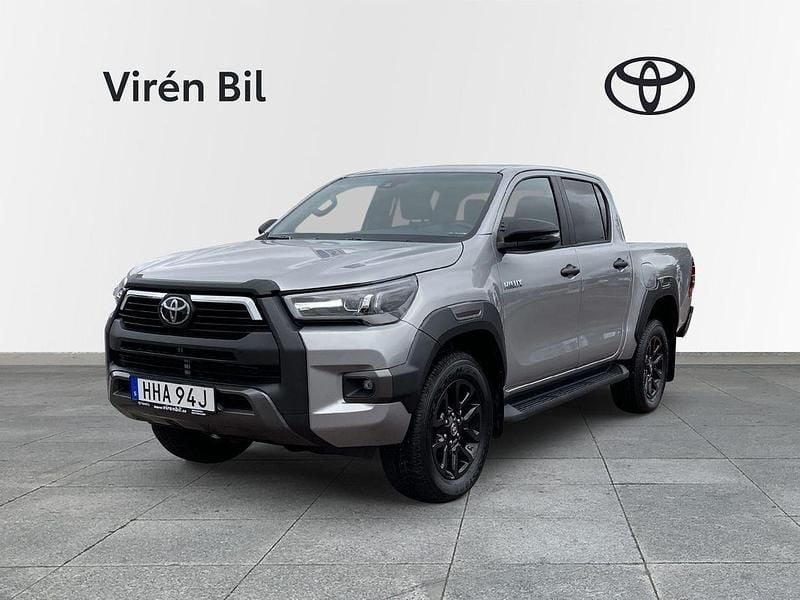 Silver Ny 2024 Toyota HiLux Pickup | 659 000 kr (Marknadspris) - Bild 1/4