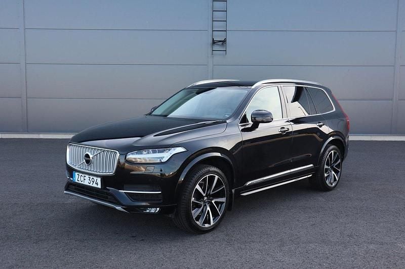 Svart Begagnad 2017 Volvo XC90 Inscription SUV | 379 000 kr (Marknadspris) - Bild 1/4