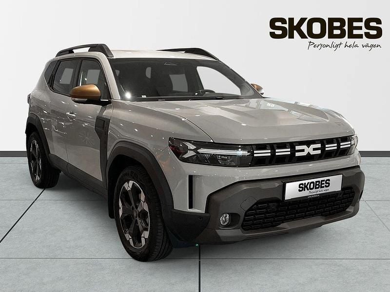 Brun Begagnad 2025 Dacia Duster Extreme SUV | 289 400 kr (Marknadspris) - Bild 1/3