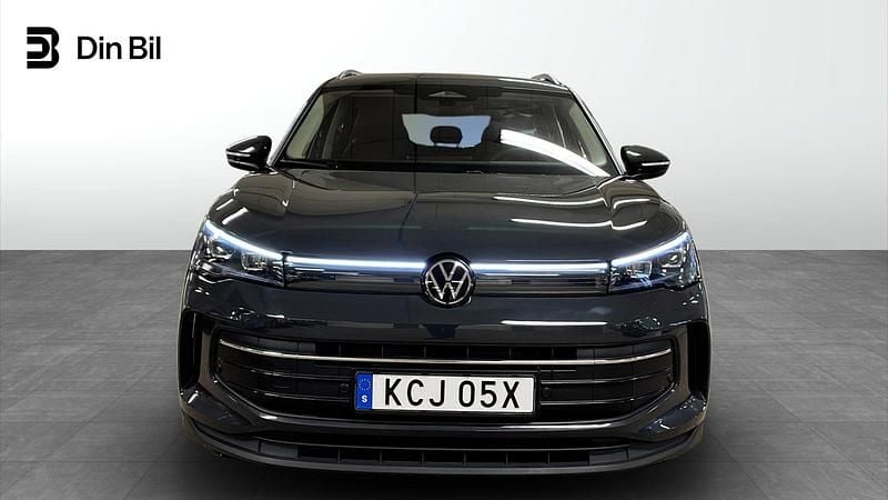 Begagnad VW Tiguan Edition 150 HK (110 kW) 2024 Grå SUV