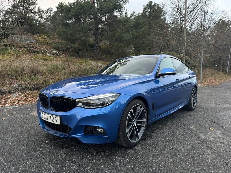 Begagnad 2019 BMW 330 Gran Turismo Halvkombi | 248 000 kr (Marknadspris) - Bild 1/4