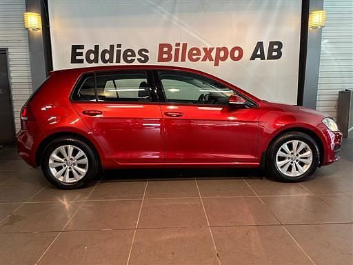 Begagnad VW Golf VII 125 HK (91 kW) 2015 Sunset röd metallic Halvkombi