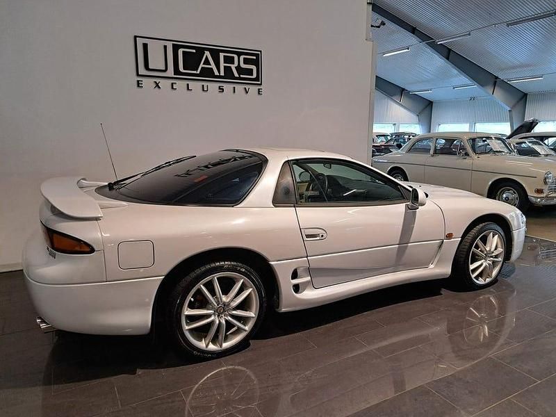 Begagnad Mitsubishi 3000 GT 224 HK (164 kW) 1996 Vit Sportkupé
