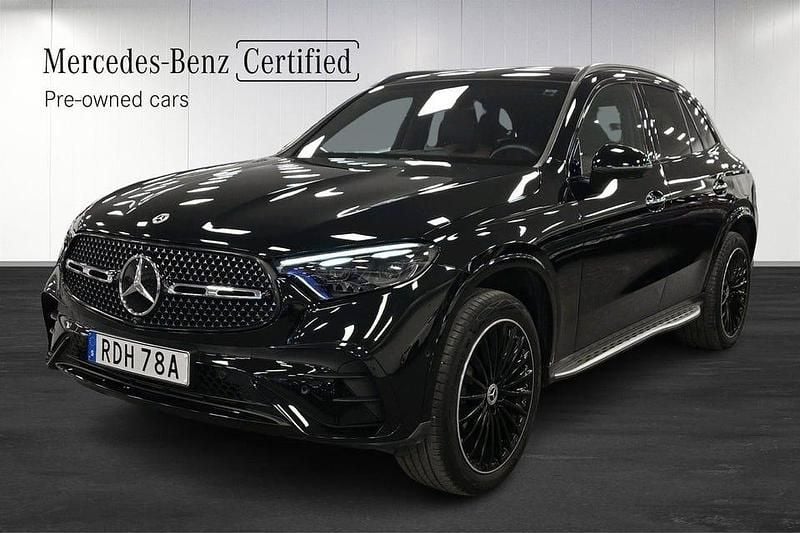 Svart Begagnad 2024 Mercedes GLC300 AMG | 659 000 kr - Bild 1/4