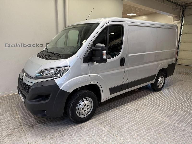 Grå Begagnad 2020 Citroën Jumper Minibuss | 189 000 kr (Lite dyr) - Bild 1/4