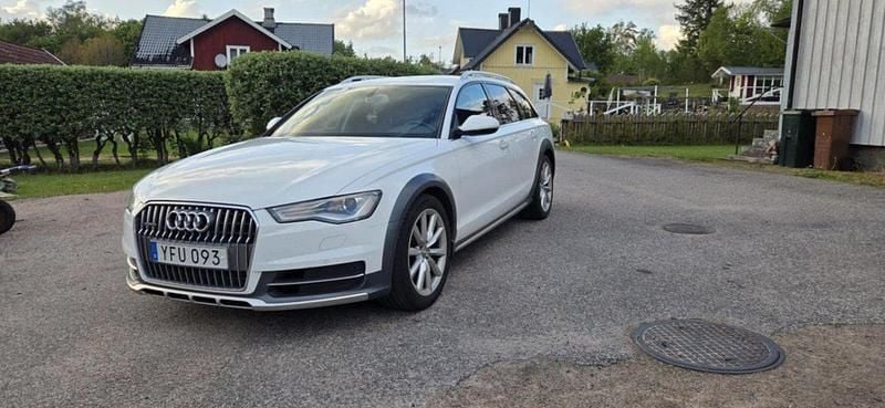 Vit Begagnad 2016 Audi A6 Allroad Kombi | 220 000 kr (Lite dyr) - Bild 1/4
