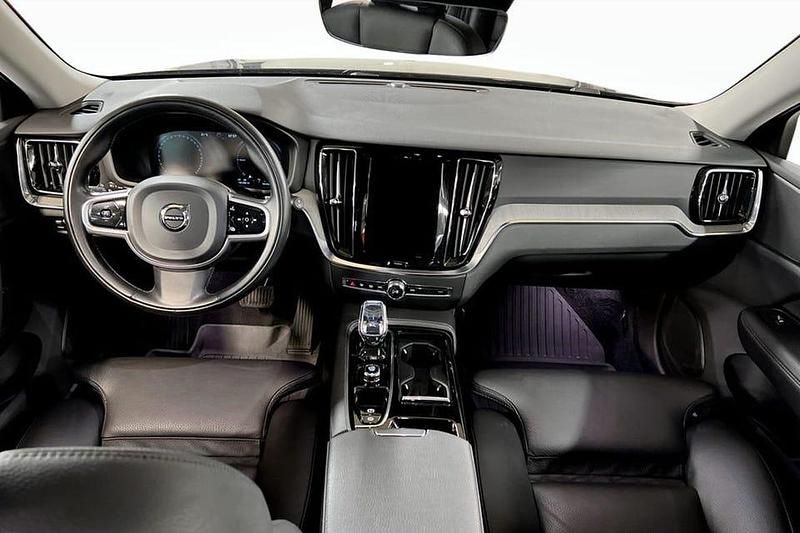 Begagnad Volvo V60 Inscription 344 HK (253 kW) 2022 Grå Kombi