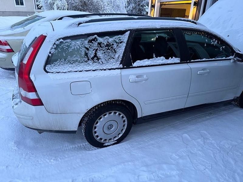 Begagnad Volvo V50 220 HK (161 kW) 2006 Kombi