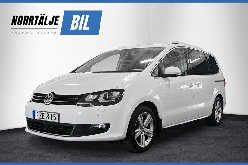 Vit Begagnad 2015 VW Sharan Minibuss | 159 900 kr (Marknadspris) - Bild 1/3