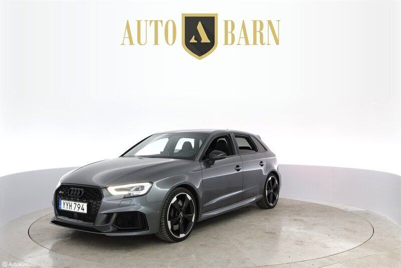 Grå Begagnad 2017 Audi RS3 Sportback Halvkombi | 479 700 kr (Marknadspris) - Bild 1/4