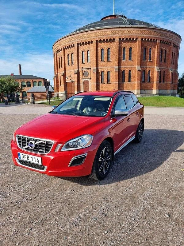 Röd Begagnad 2010 Volvo XC60 R-Design SUV | 98 500 kr (Bra pris) - Bild 1/4