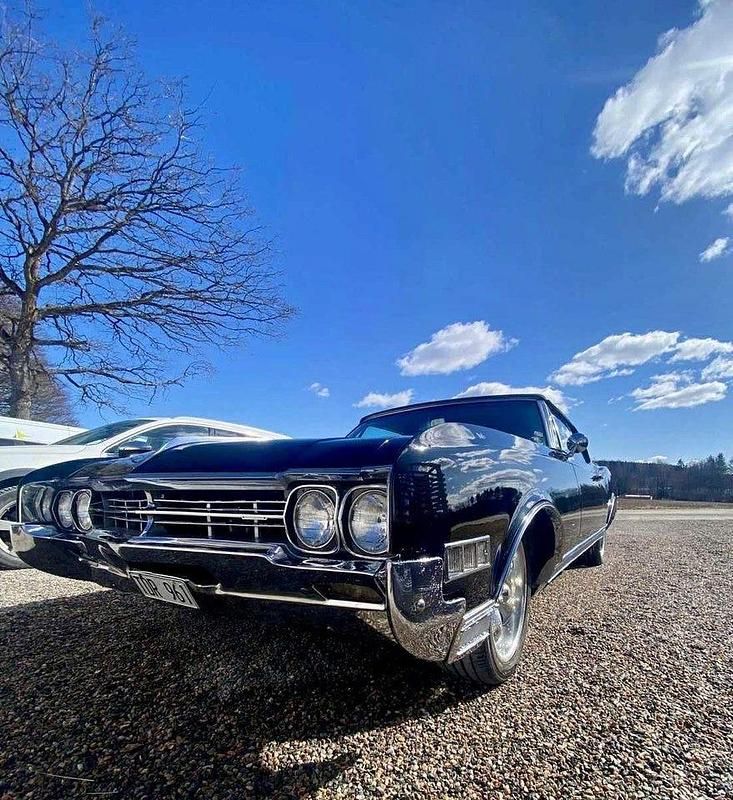 Begagnad Oldsmobile Delta 88 314 HK (230 kW) 1966 Cab