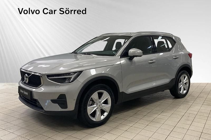 Silver Begagnad 2023 Volvo XC40 Core SUV | 339 900 kr (Bra pris) - Bild 1/3