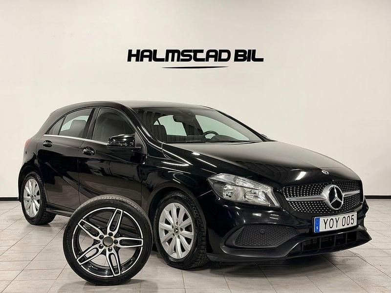 Begagnad Mercedes A180 Style 122 HK (89 kW) 2017 Svart Halvkombi