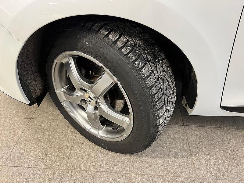 Begagnad Renault Clio GrandTour Intens 90 HK (66 kW) 2016 Vit Kombi