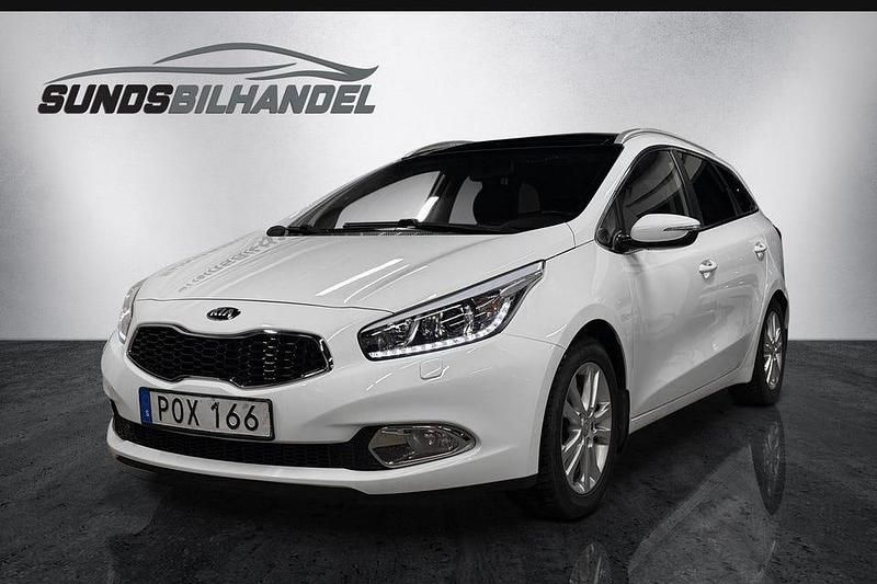 Vit Begagnad 2015 Kia Ceed Comfort Halvkombi | 99 900 kr (Lite dyr) - Bild 1/4