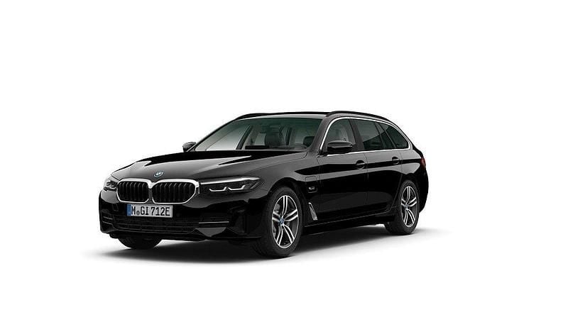 Svart Begagnad 2022 BMW 530e Kombi | 414 500 kr (Marknadspris) - Bild 1/4