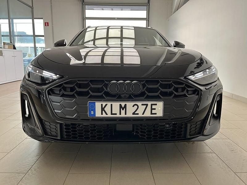 Ny Audi A5 2025 Svart Kombi