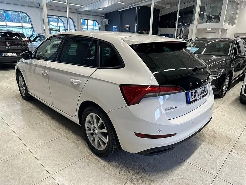 Begagnad Skoda Scala Style 110 HK (80 kW) 2020 Vit Halvkombi