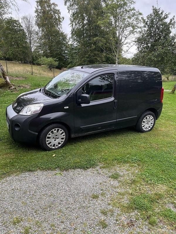 Grå Begagnad 2011 Fiat Fiorino Minibuss | 35 000 kr - Bild 1/2