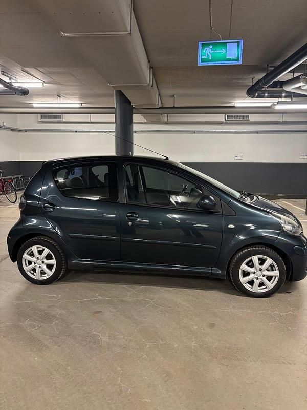 Begagnad Toyota Aygo 68 HK (50 kW) 2011 Halvkombi