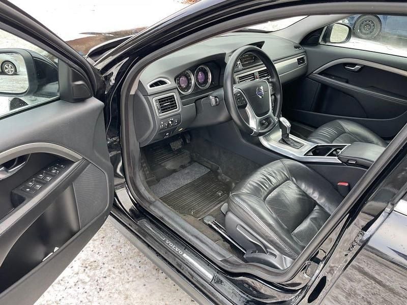 Begagnad Volvo V70 180 HK (132 kW) 2013 Svart Kombi