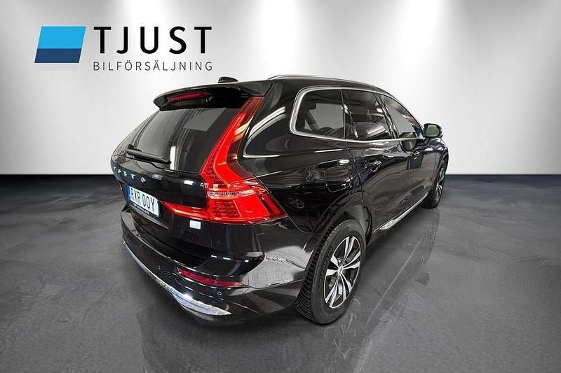 Begagnad Volvo XC60 Core 350 HK (257 kW) 2022 Svart metallic SUV
