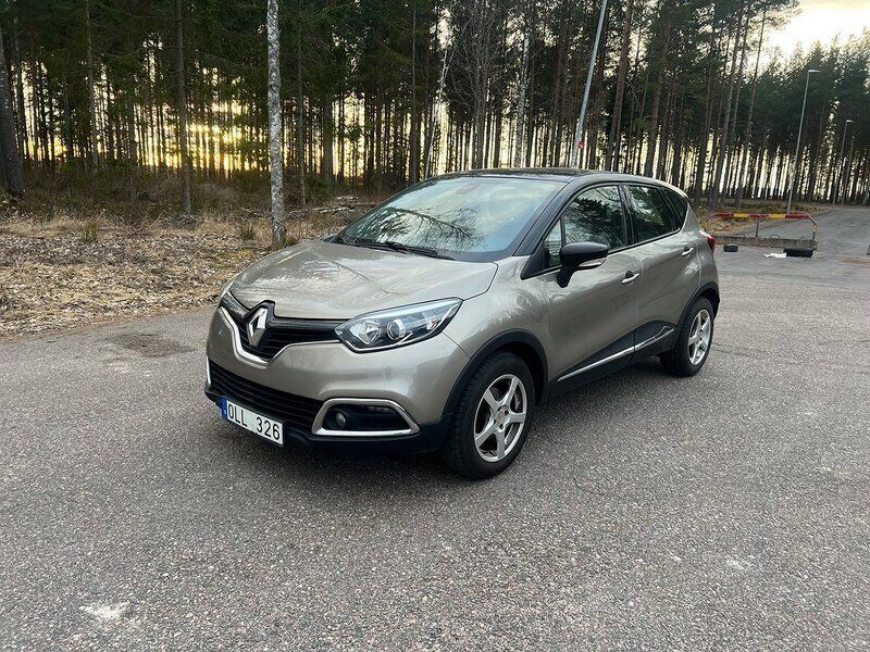 Flerfärgad Begagnad 2013 Renault Captur SUV | 109 900 kr (Marknadspris) - Bild 1/4
