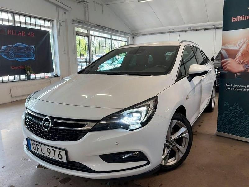 Vit Begagnad 2016 Opel Astra Dynamic Kombi | 69 900 kr (Marknadspris) - Bild 1/4