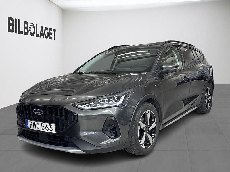 Grå Begagnad 2022 Ford Focus Active Kombi | 194 800 kr (Marknadspris) - Bild 1/4