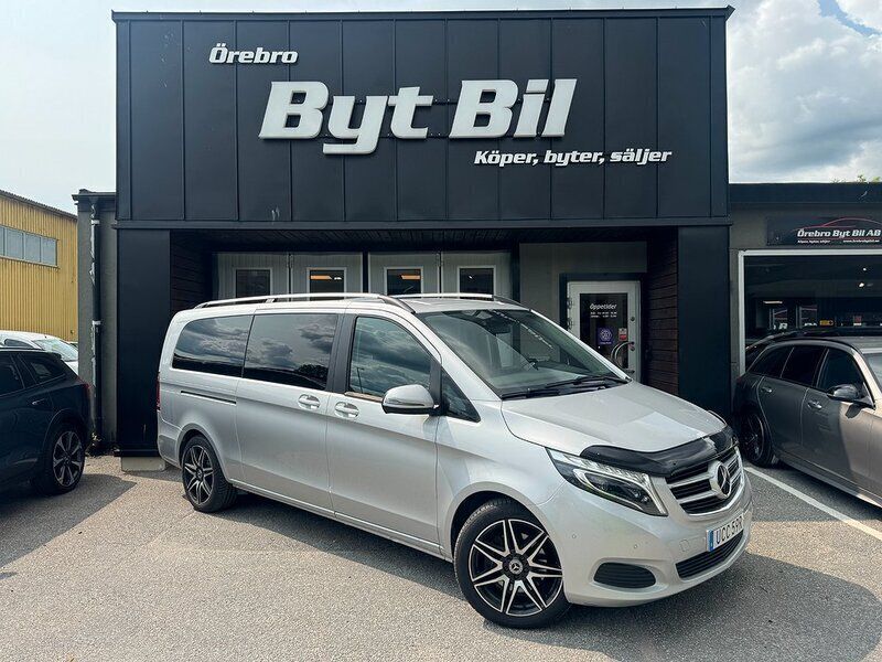 Silver Begagnad 2019 Mercedes V250 Minibuss | 459 900 kr (Bra pris) - Bild 1/4