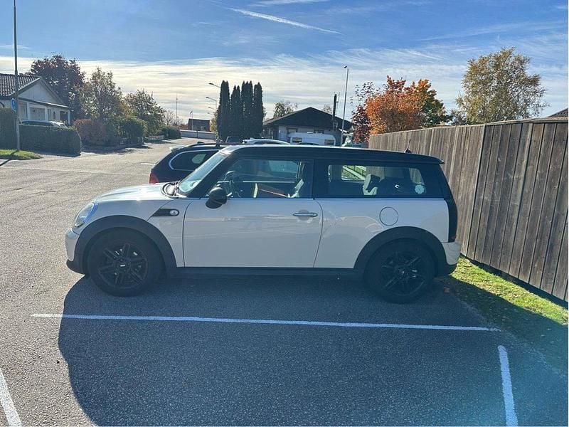 Vit Begagnad 2013 Mini Cooper D Clubman Kombi | 59 000 kr (Bra pris) - Bild 1/4