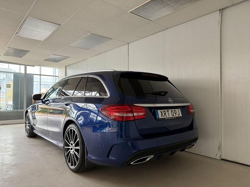 Begagnad Mercedes C250 AMG 204 HK (150 kW) 2018 Blå (blå metallic) Kombi